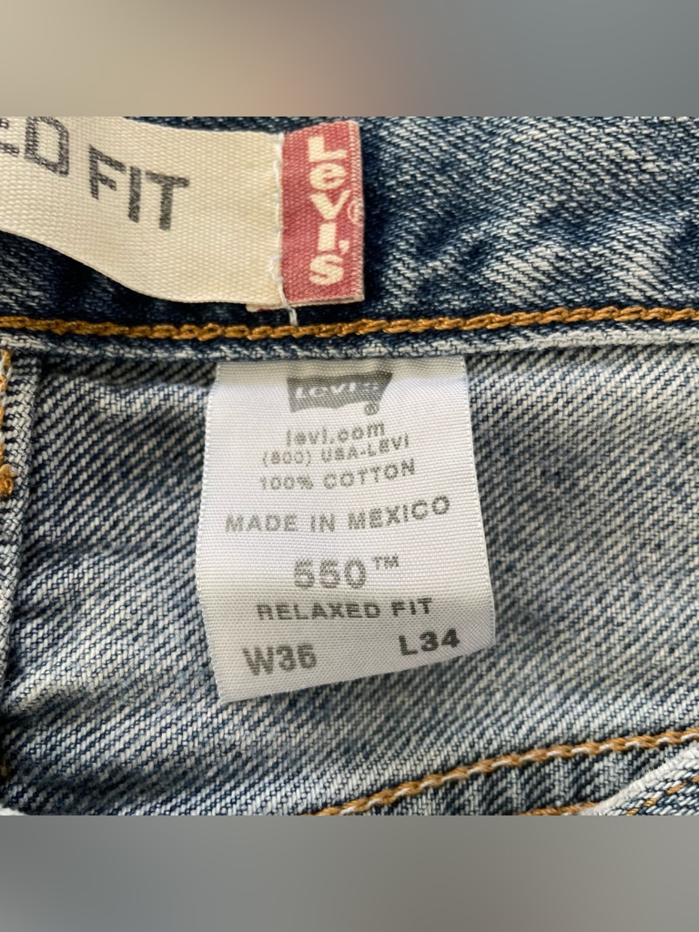 Levis 550 Relaxed Fit Jeans Mens 36x34 Blue Light Wash Distressed 100% Cotton - Picture 4 of 16